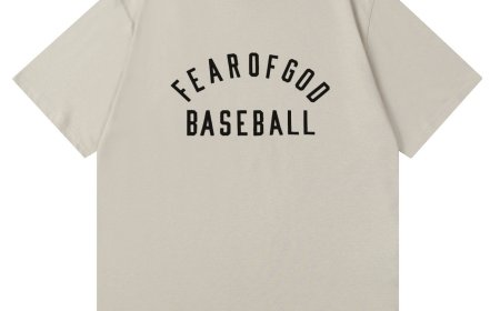 Everyday Essential Hoodie with a Relaxed Fit and Soft Texture