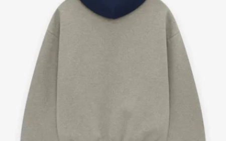Essentials Hoodie – Premium Comfort for Everyday Street Style