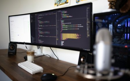Laravel vs. Node.js for Large-Scale Web Apps: A Deep Dive