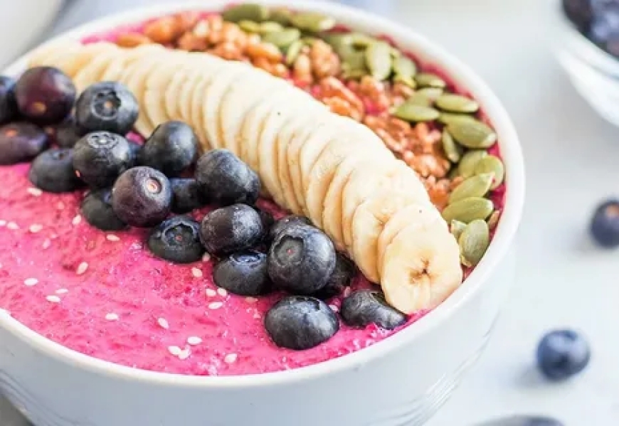 Berry-Filled Bowls Everyone’s Talking About